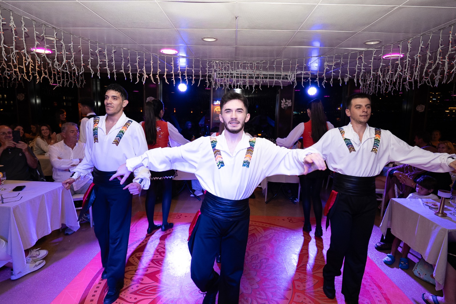 TOSUN PASA BOSPHORUS DINNER CRUISE