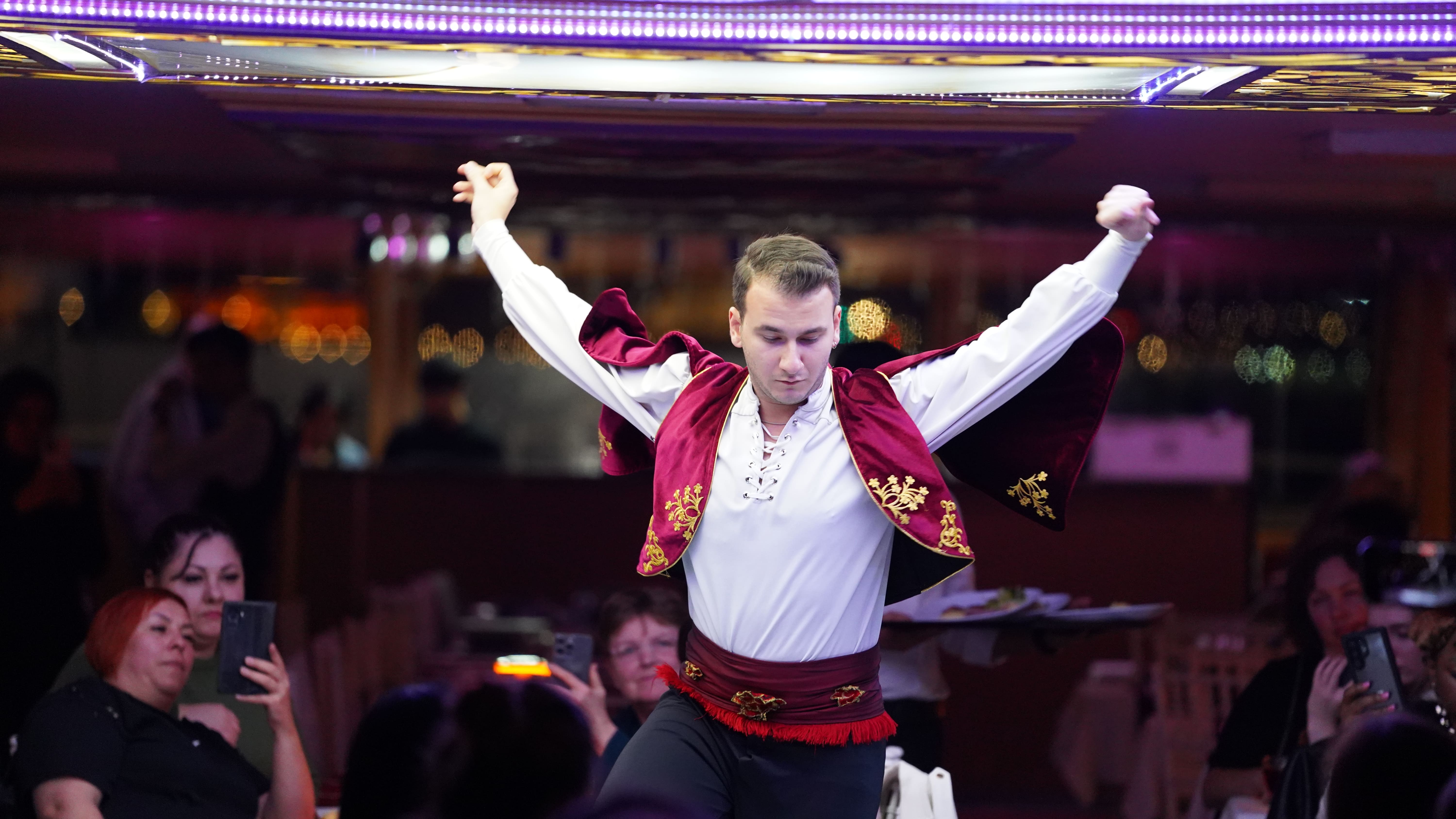 With Alcohol & With Hotel Transfer (Private Close To Show Table) YS