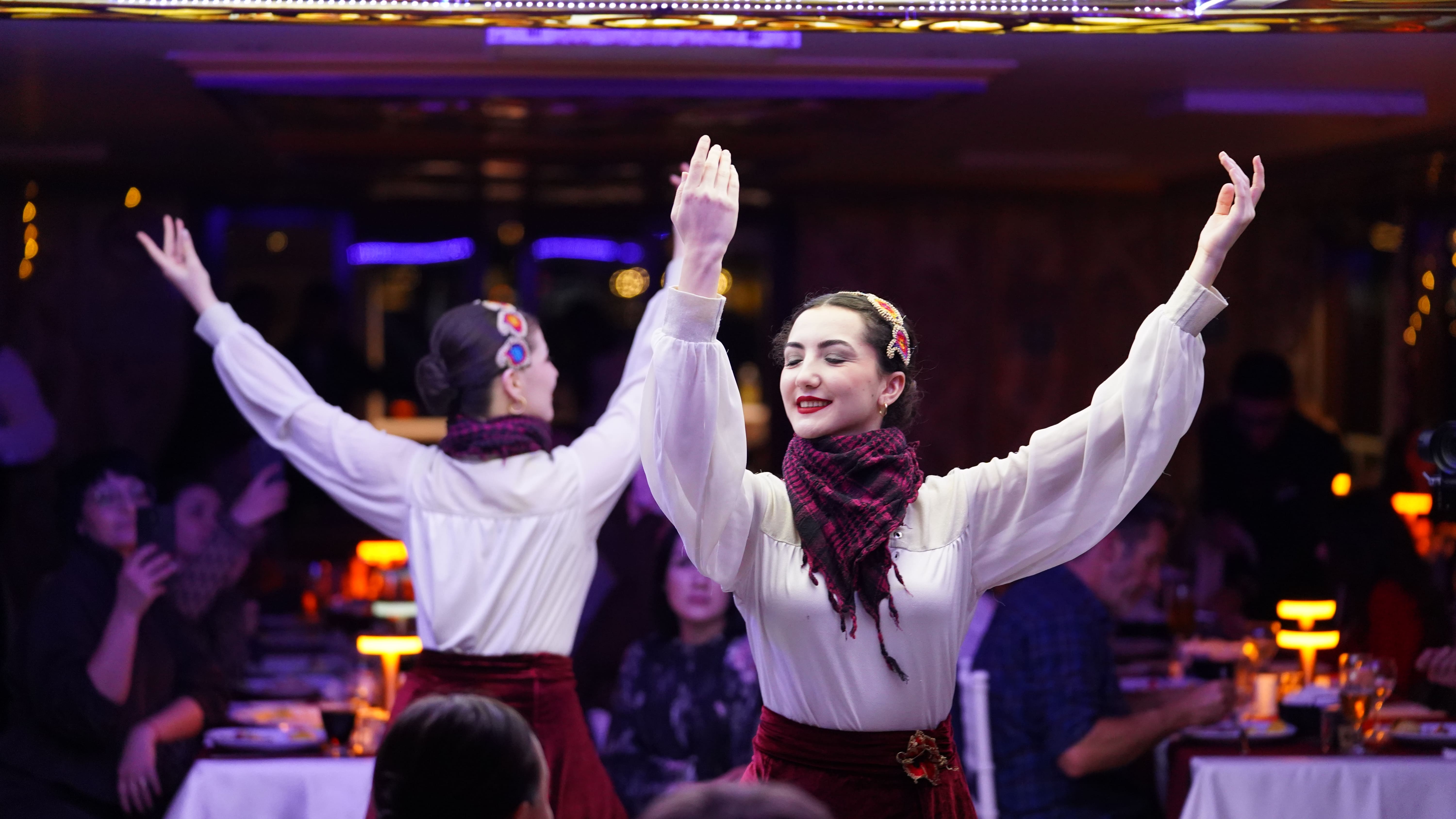 With Alcohol & With Hotel Transfer (Private Close To Show Table) YS