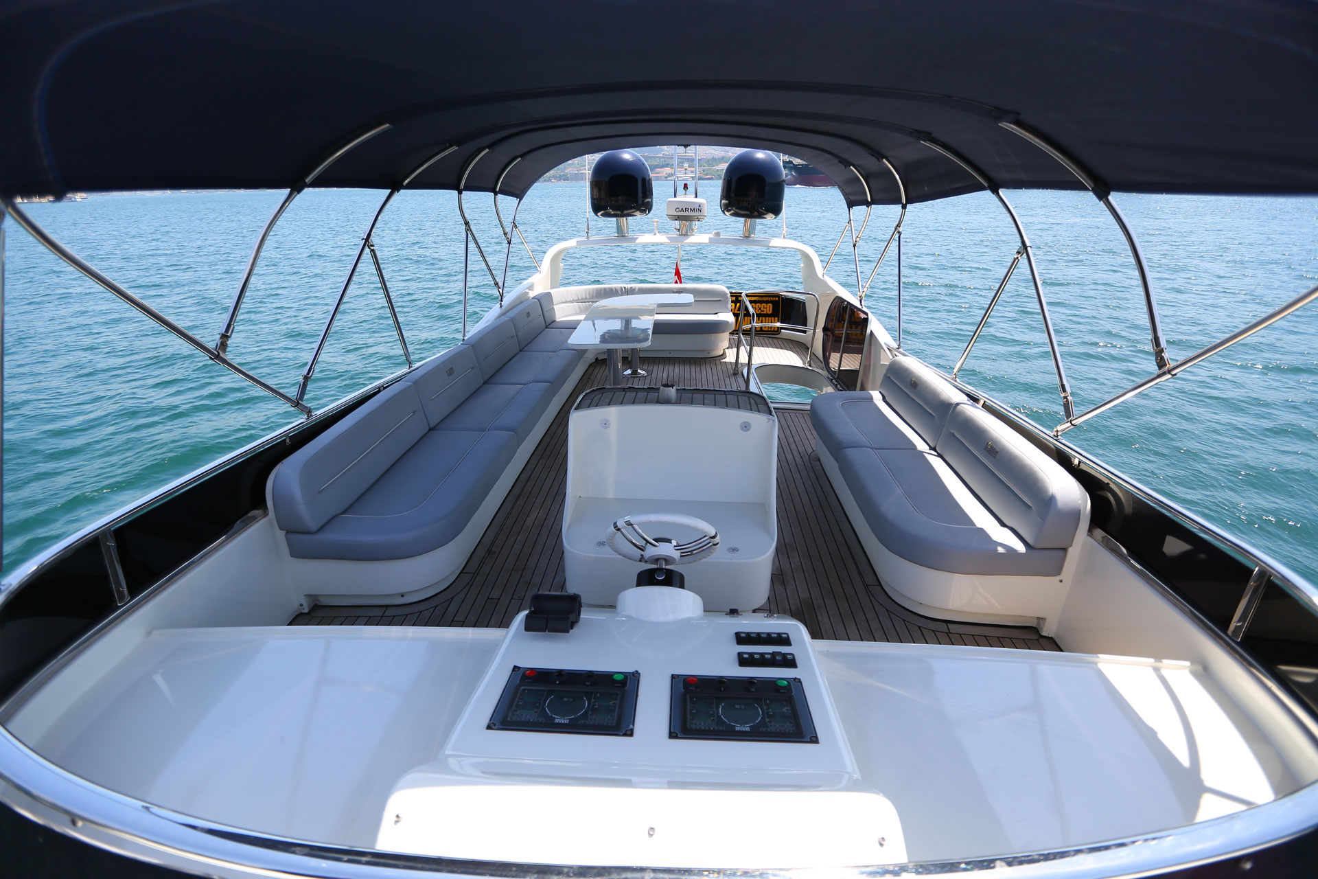 PRIVATE LUXURY YACHT