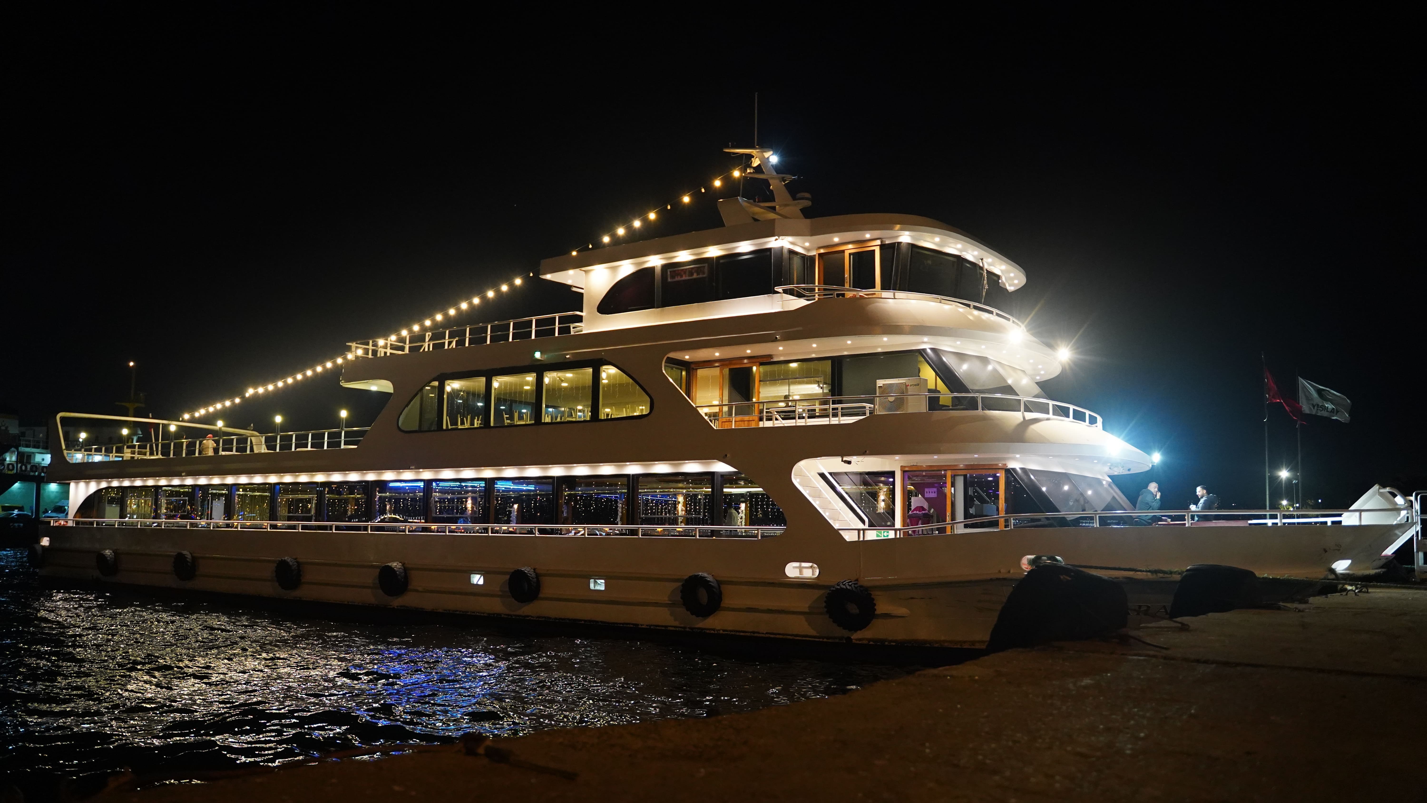 BOSPHORUS DINNER CRUISE and TURKISH NIGHT SHOWS